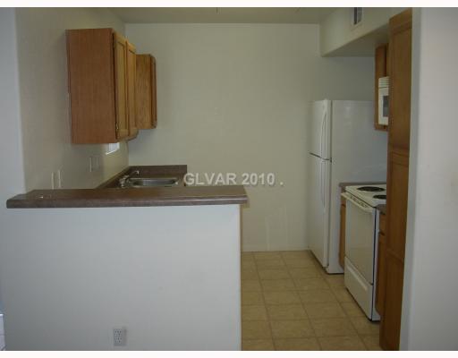 7255 West Sunset Road, Unit 2020 Las Vegas, NV 89113 - Photo 6 of 15 Kitchen.