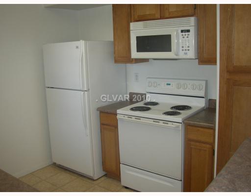 7255 West Sunset Road, Unit 2020 Las Vegas, NV 89113 - Photo 8 of 15 Kitchen.