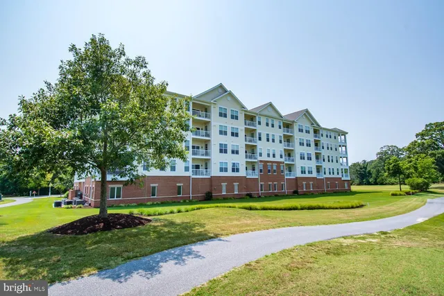 $315,000 | 2700 Willow Oak Drive, Unit 311B, Cambridge, MD 21613