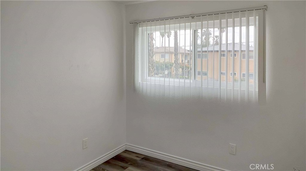1724 Crofton Lane Escondido, CA 92027 - Photo 13 of 22 a room with a window