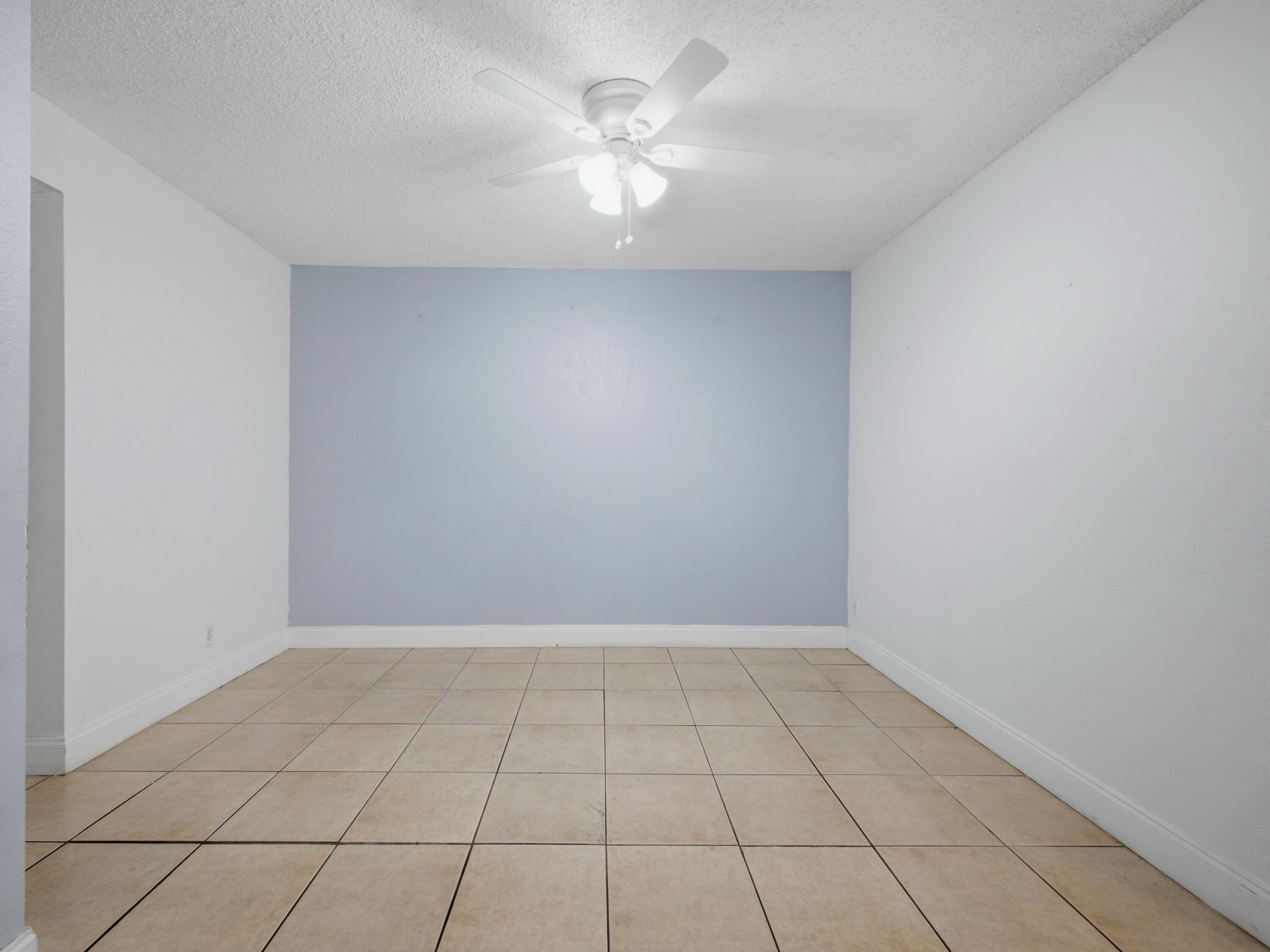 105 Woodland Road Palm Springs, FL 33461 - Photo 8 of 44 Living