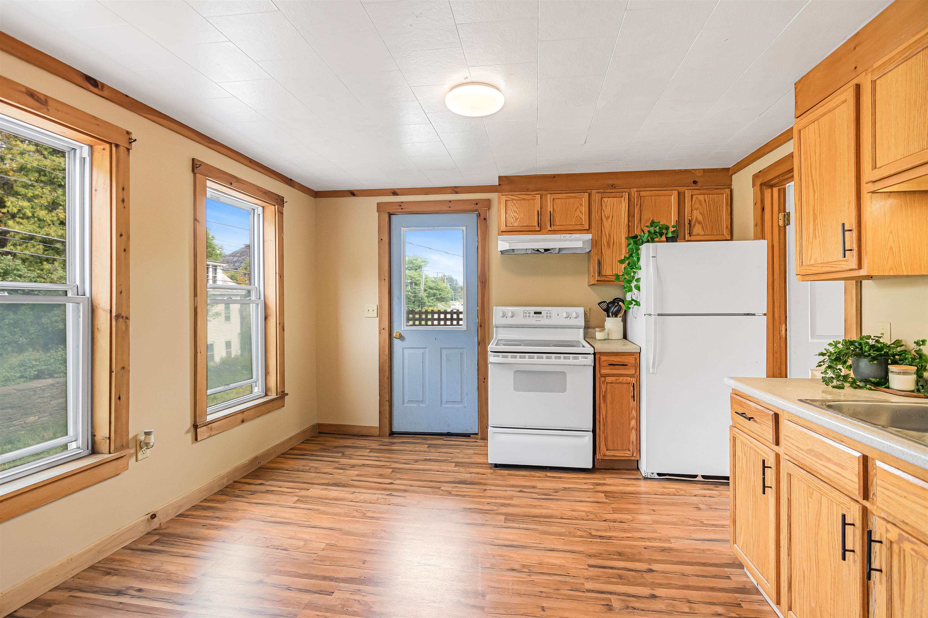 60 School Street Plainfield, VT 05667 - Photo 3 of 27