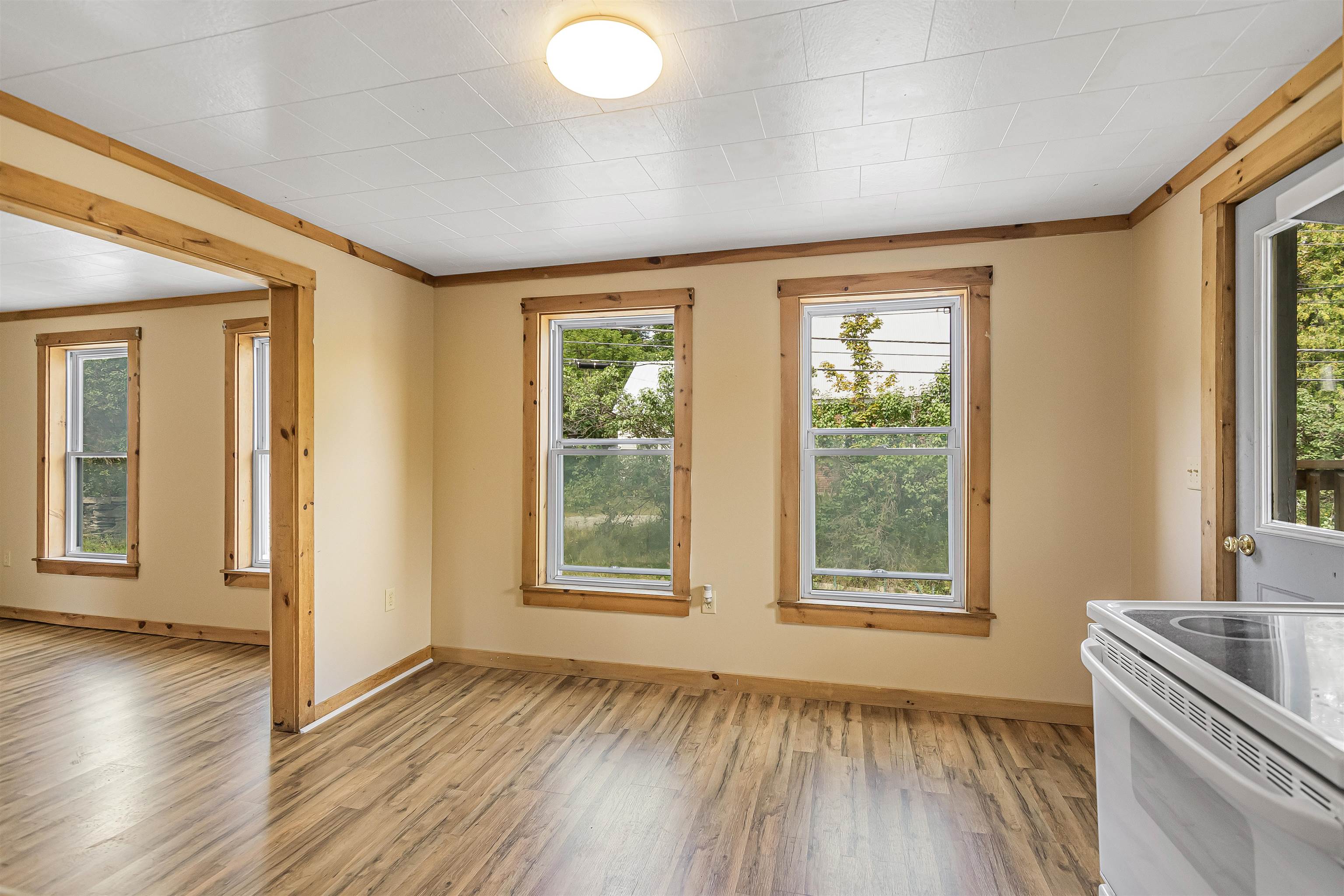 60 School Street Plainfield, VT 05667 - Photo 4 of 27