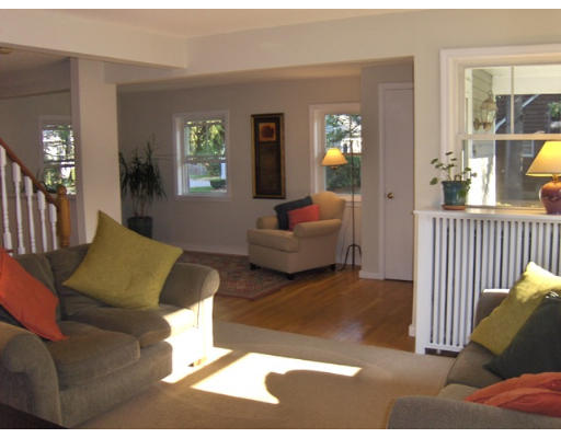 44 Cedar Street Lexington, MA 02421 - Photo 3 of 9