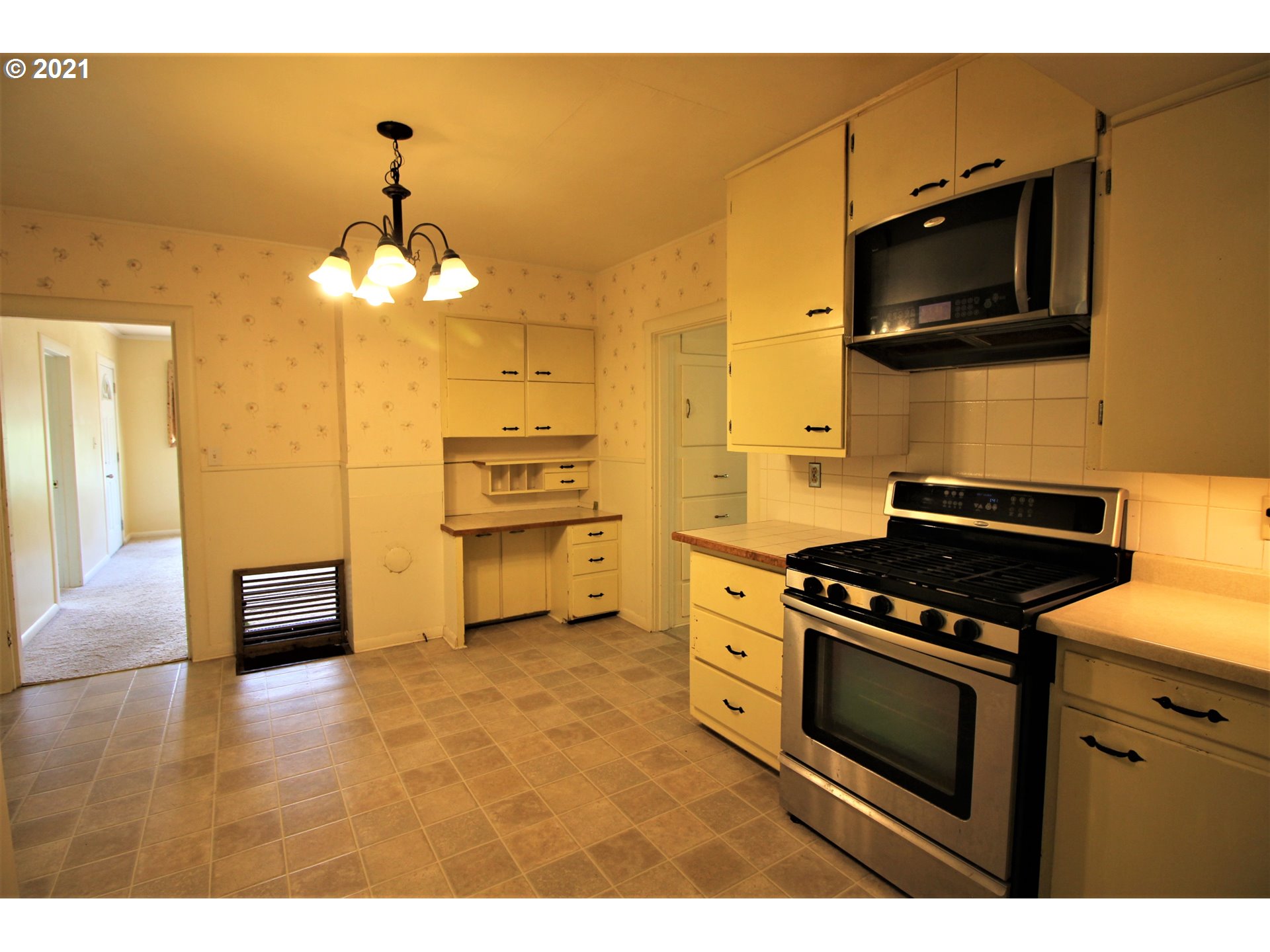 54572 Fairview Road Coquille, OR 97423 - Photo 9 of 28 Gallery Image 9