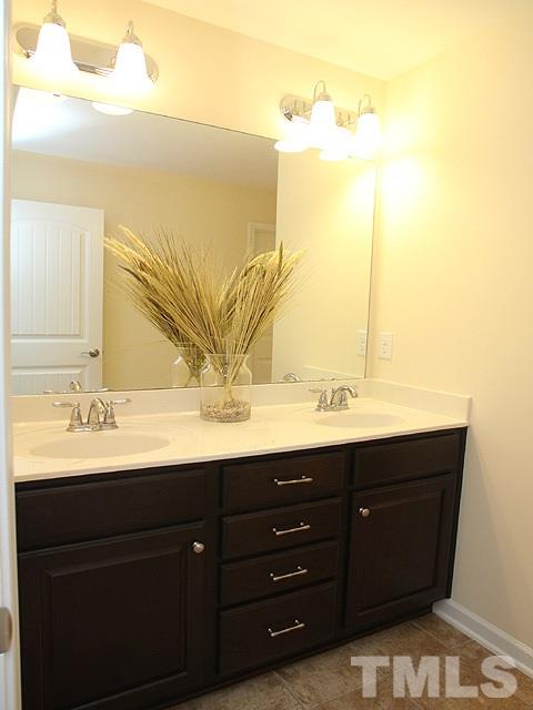 1319 Silver Beach Way Raleigh, NC 27606 - Photo 7 of 18