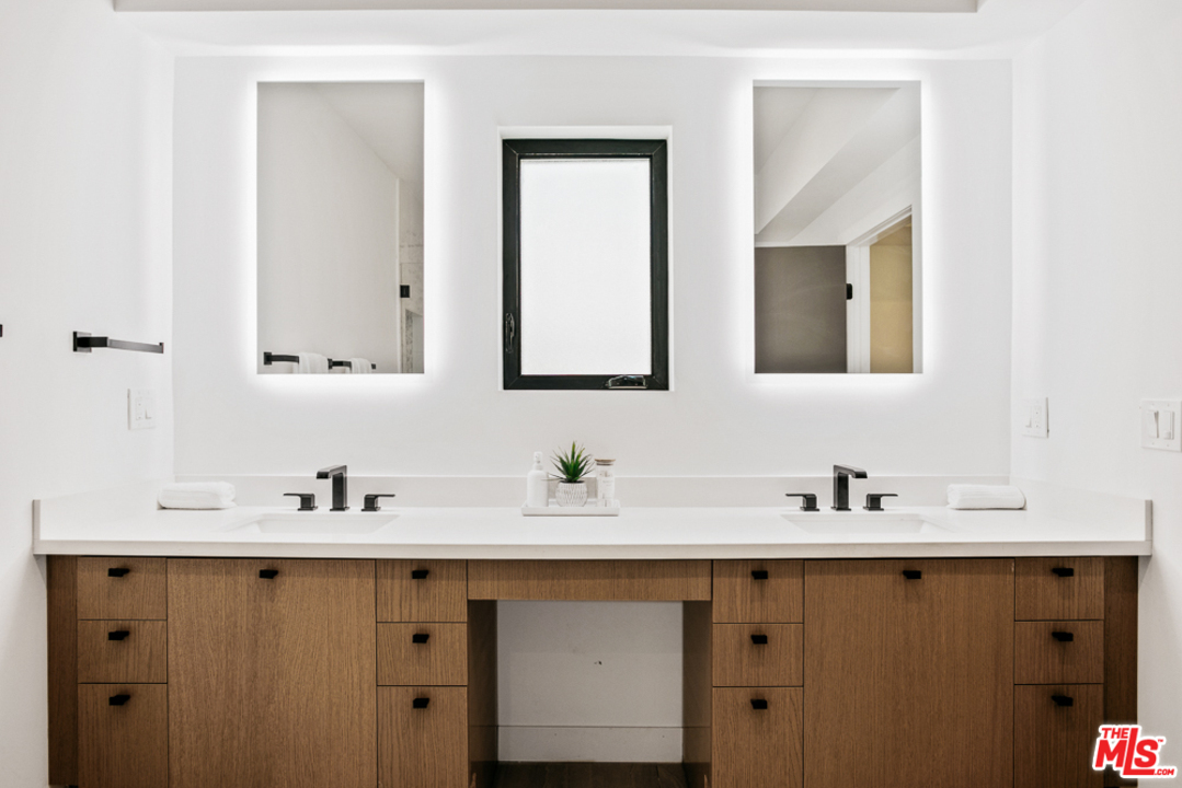 6115 Monterey Road Los Angeles, CA 90042 - Photo 10 of 19