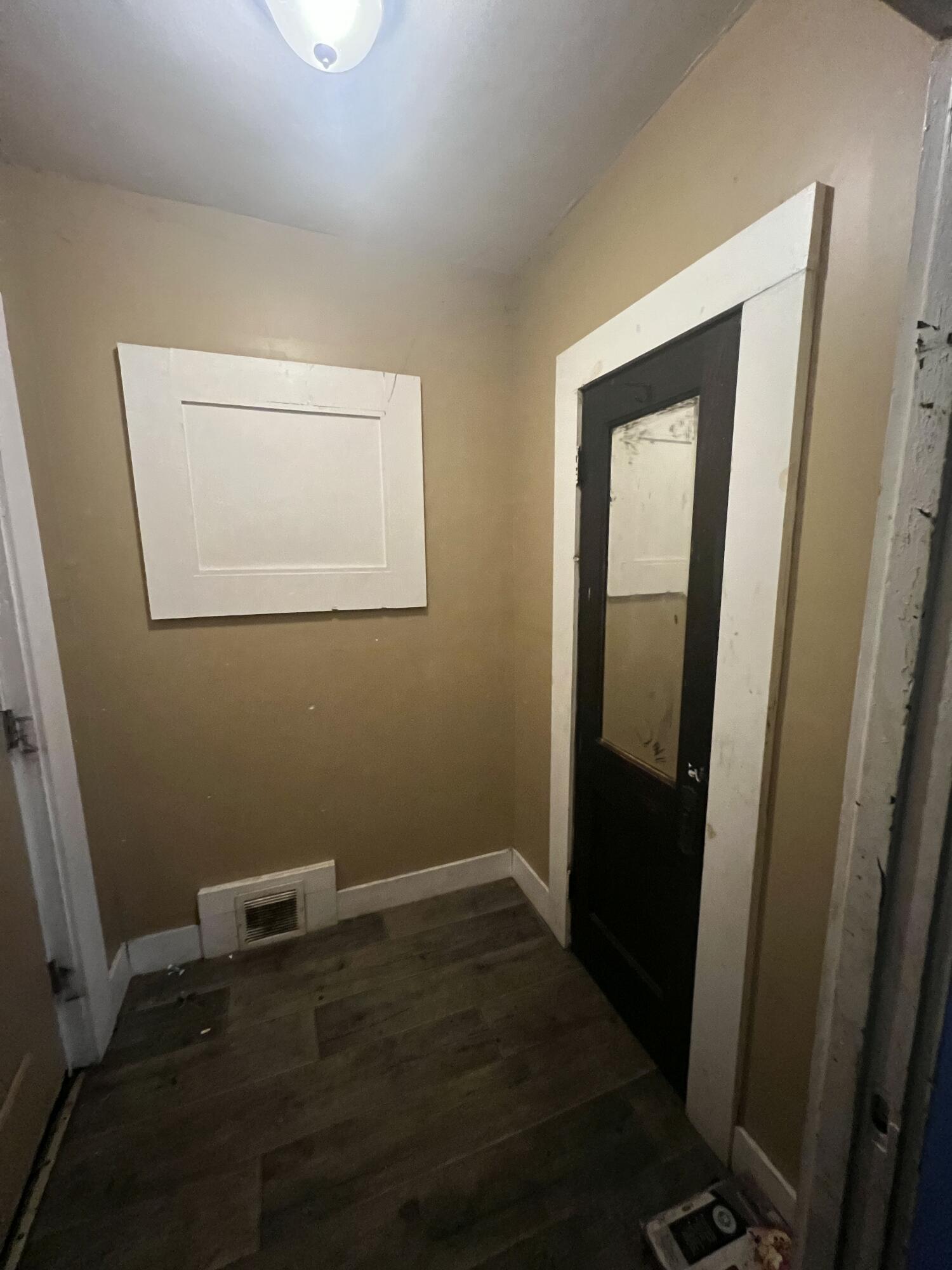 3052 North 40th Street Milwaukee, WI 53210 - Photo 2 of 17 IMG_1493