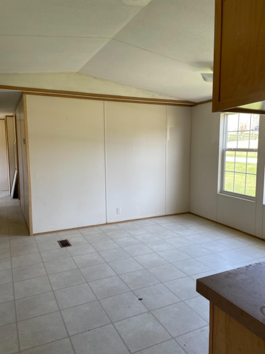 6470 Donaldson Road Mount Sterling, KY 40353 - Photo 7 of 18 Eat-in Kitchen