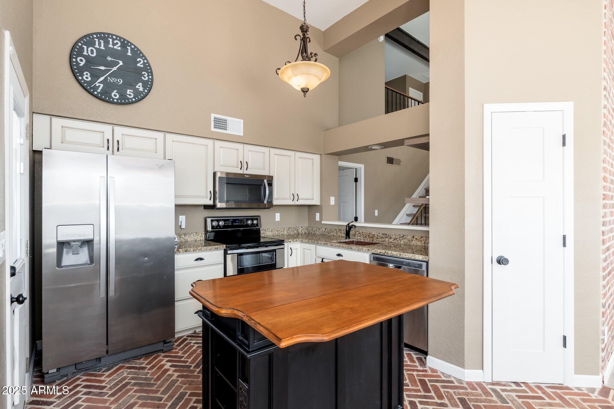 20818 North 21st Drive Phoenix, AZ 85027 - Photo 23 of 37 20818 N 21st Dr - 09