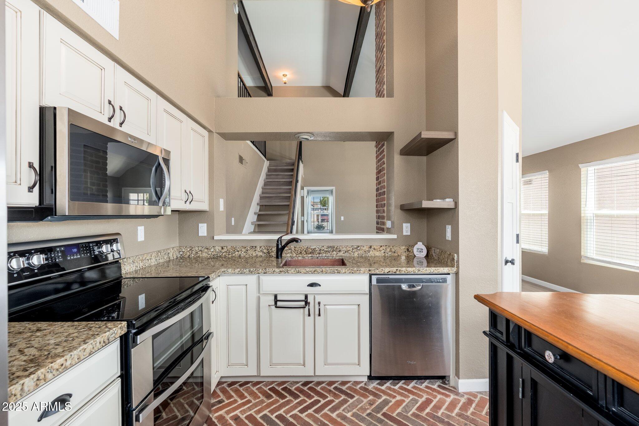 20818 North 21st Drive Phoenix, AZ 85027 - Photo 5 of 37 20818 N 21st Dr - 10