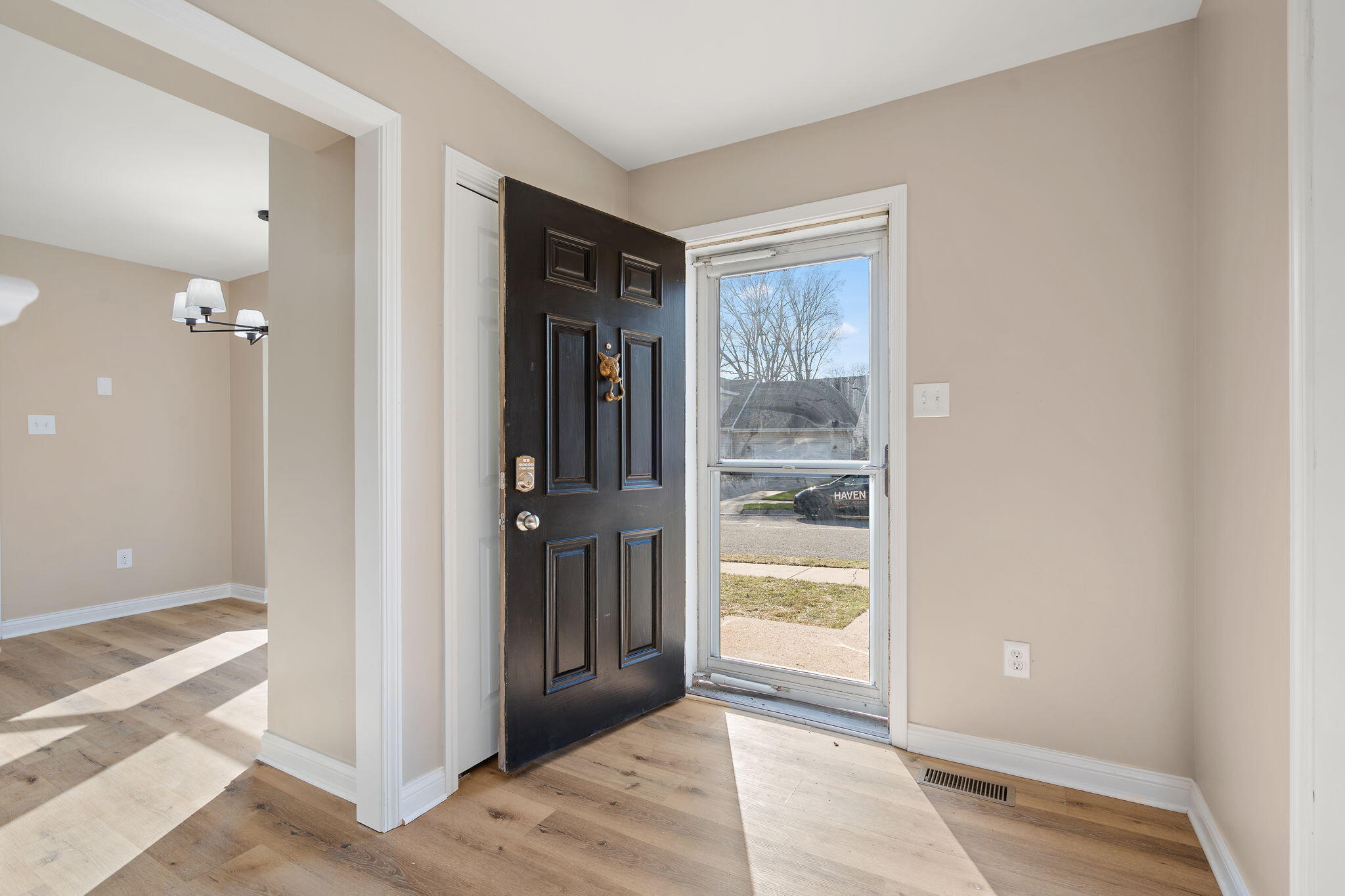 314 Hoffman Court Crown Point, IN 46307 - Photo 6 of 42 2048x1365