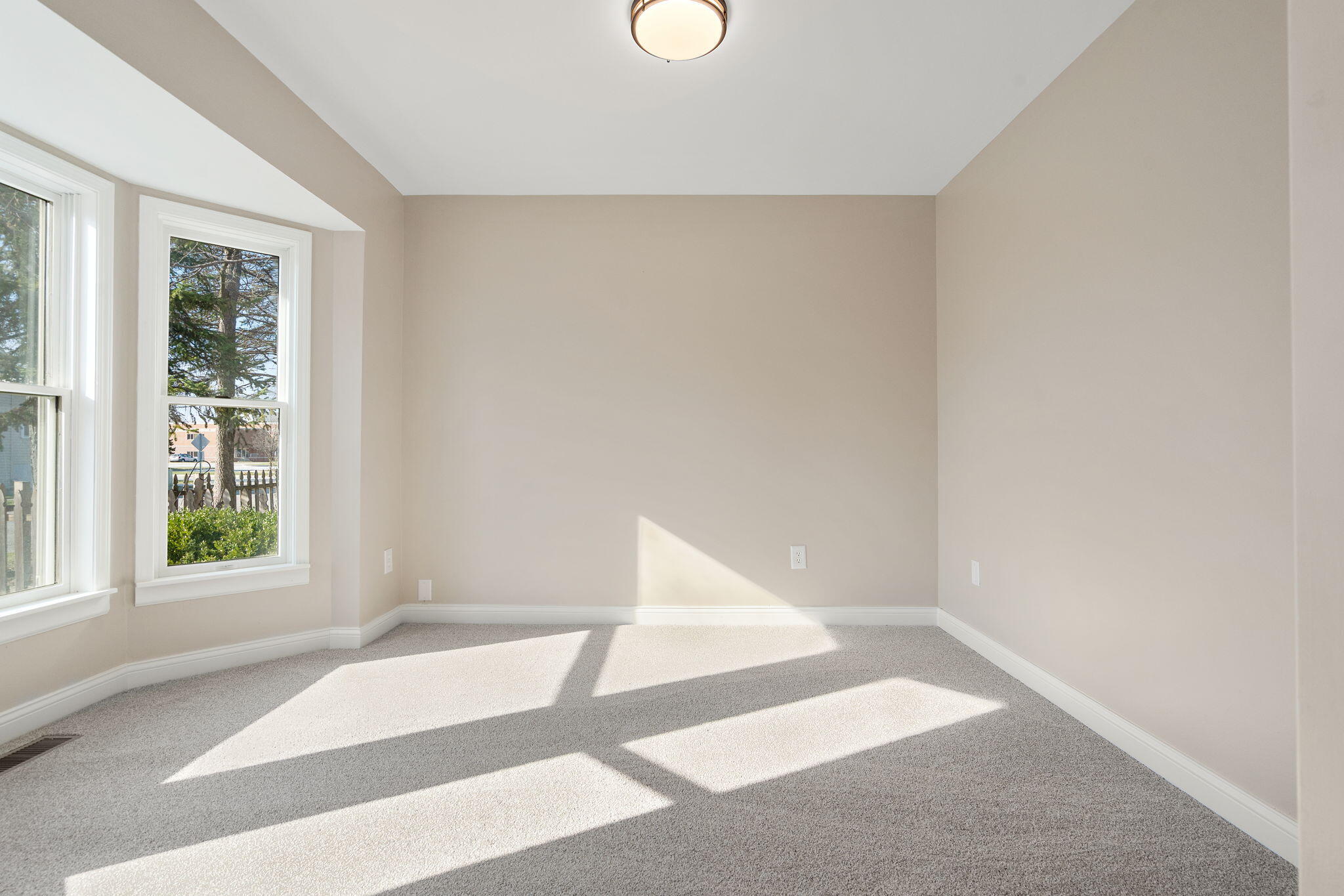 314 Hoffman Court Crown Point, IN 46307 - Photo 9 of 42 2048x1365