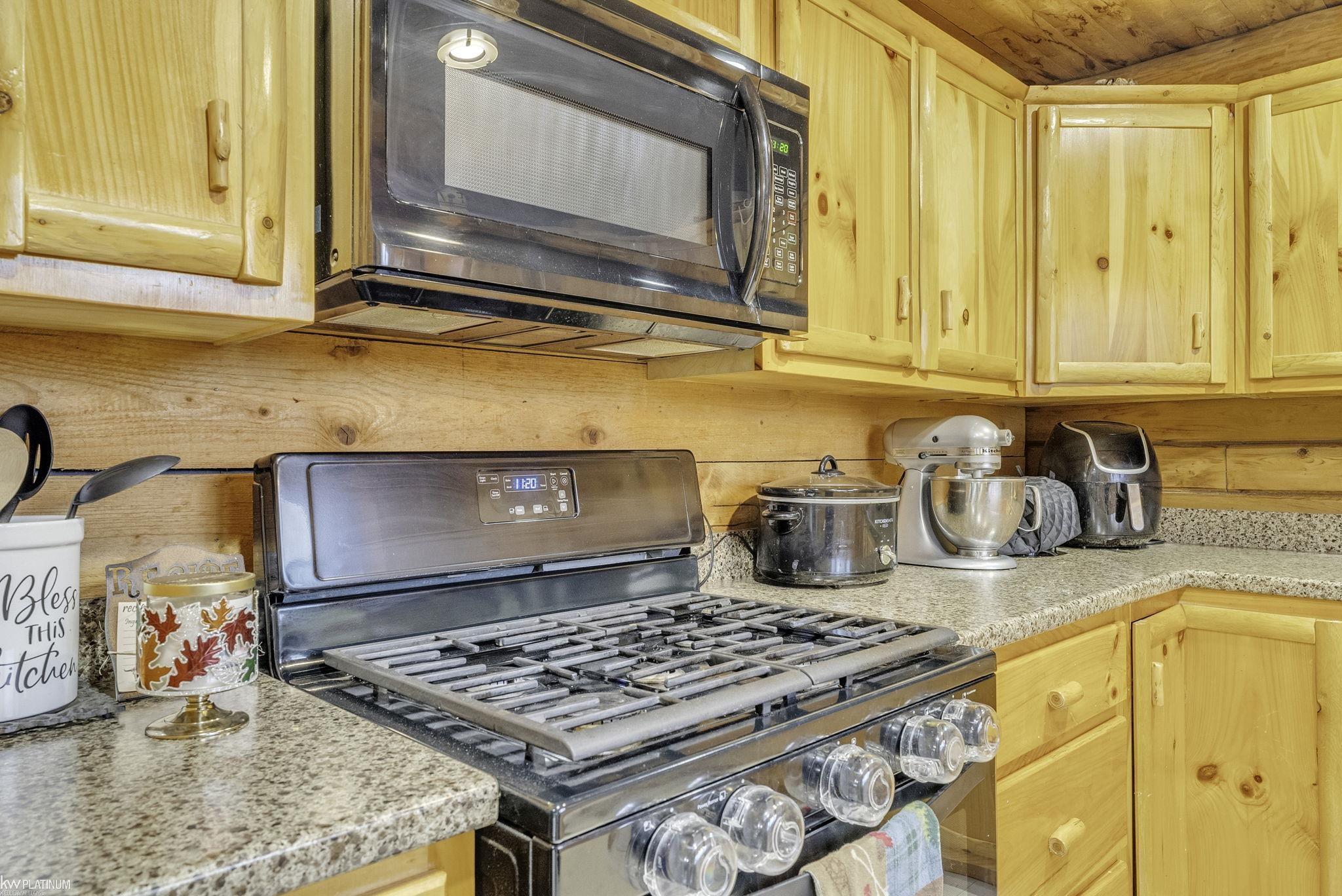 16259 Petz Road Capac, MI 48014 - Photo 5 of 19