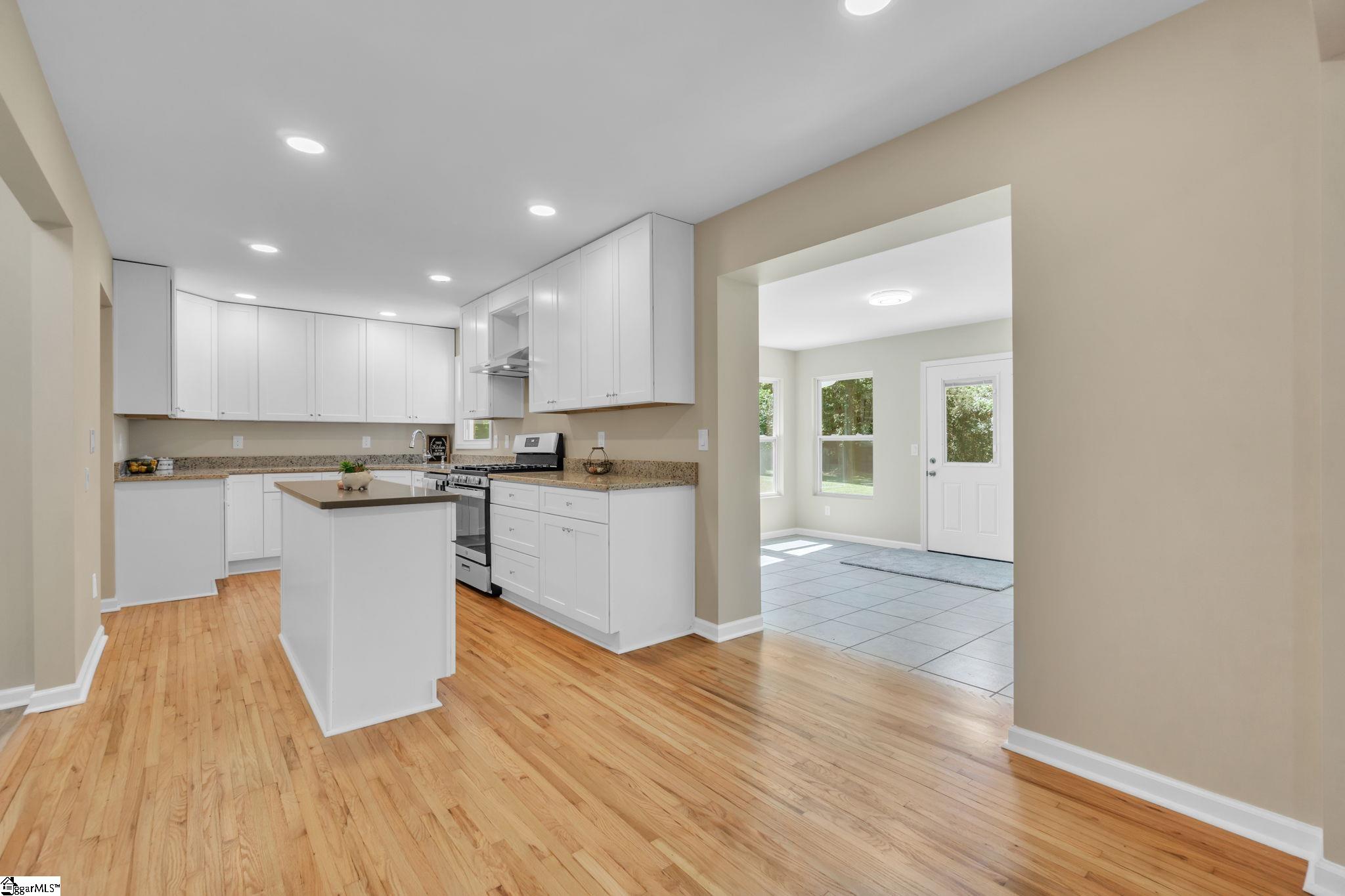 712 Piedmont Golf Course Road Piedmont, SC 29673 - Photo 8 of 33 Gallery Image 8