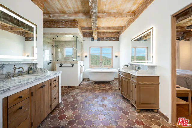 $6,262,000 | 791 Nyes Place, Laguna Beach, CA 92651