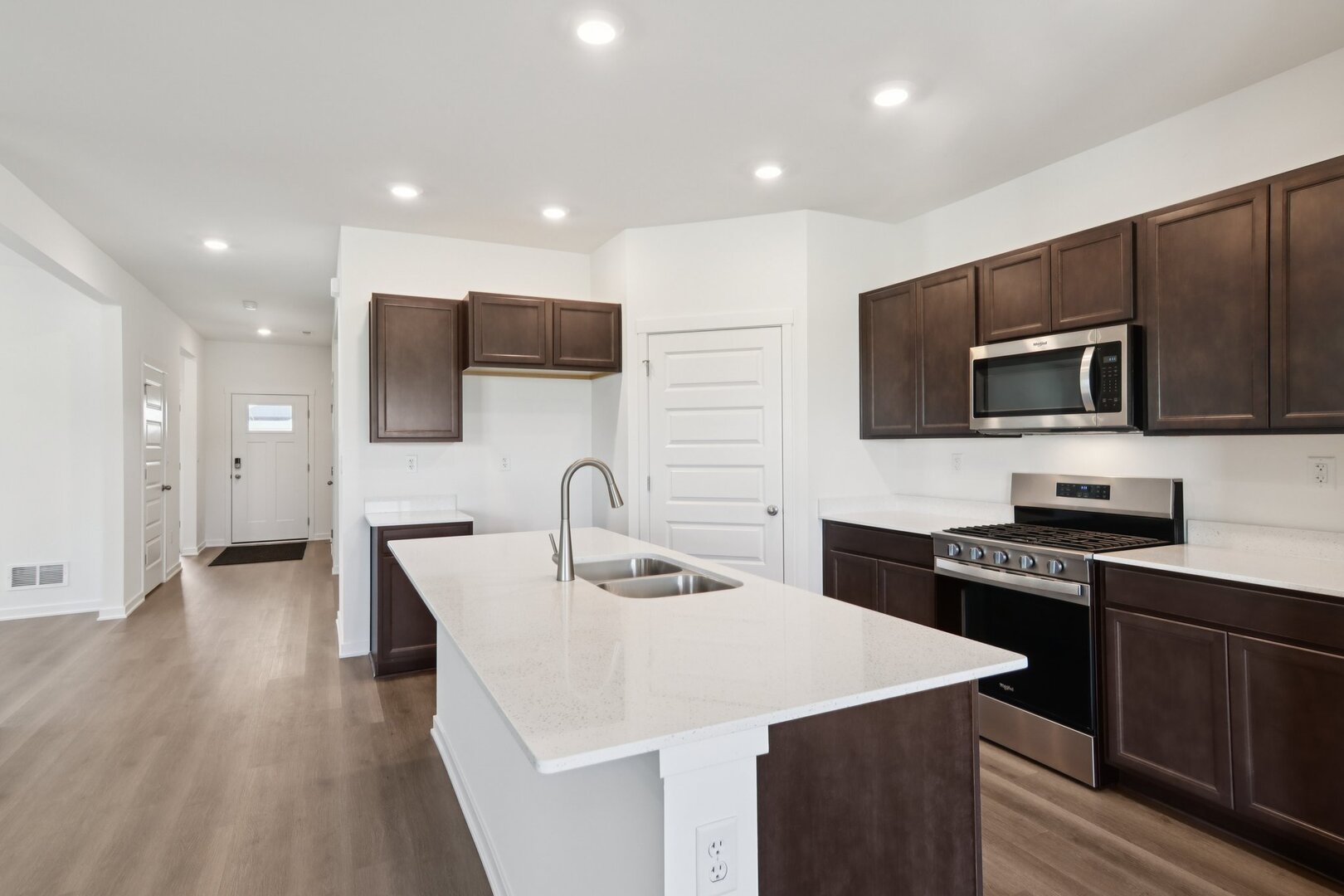 17501 West Windemere Circle Lockport, IL 60441 - Photo 8 of 23