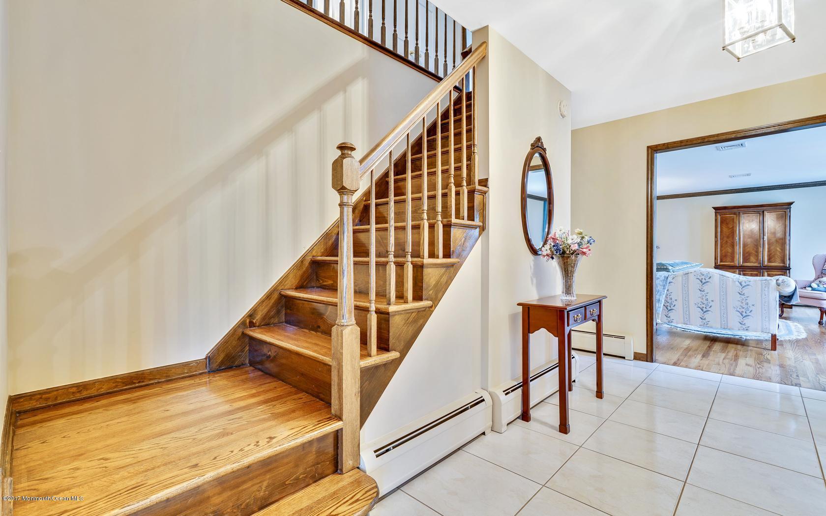 71 Hunt Road Freehold, NJ 07728 - Photo 19 of 34 23