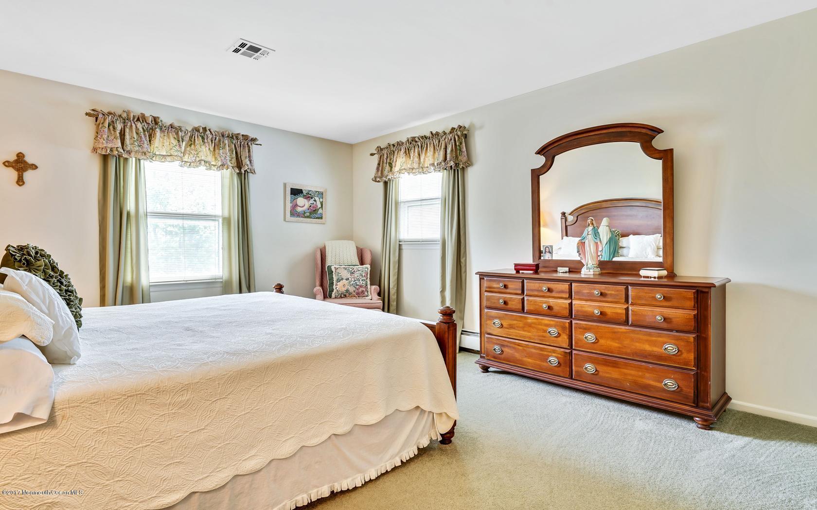 71 Hunt Road Freehold, NJ 07728 - Photo 24 of 34 28