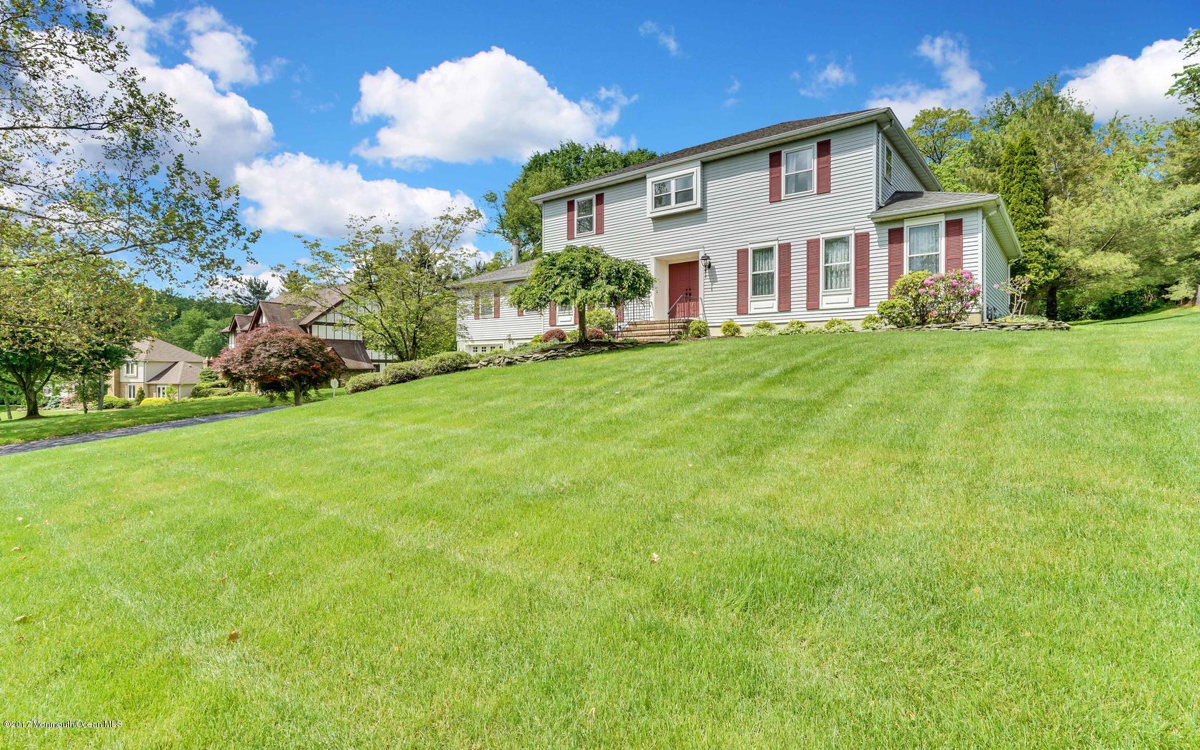 71 Hunt Road Freehold, NJ 07728 - Photo 4 of 34 5