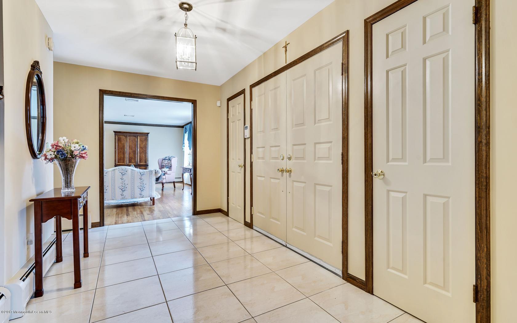 71 Hunt Road Freehold, NJ 07728 - Photo 6 of 34 7
