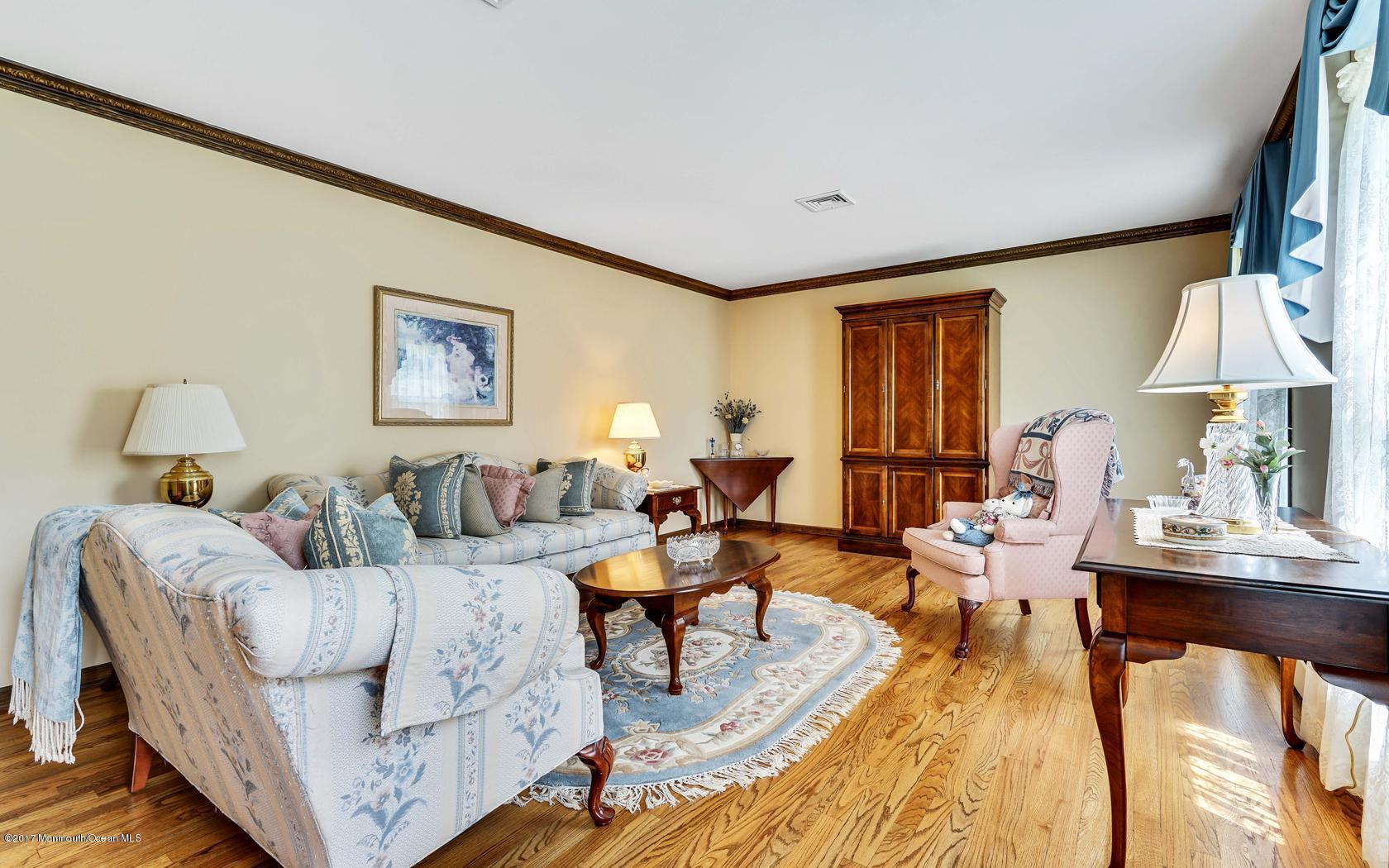 71 Hunt Road Freehold, NJ 07728 - Photo 7 of 34 8