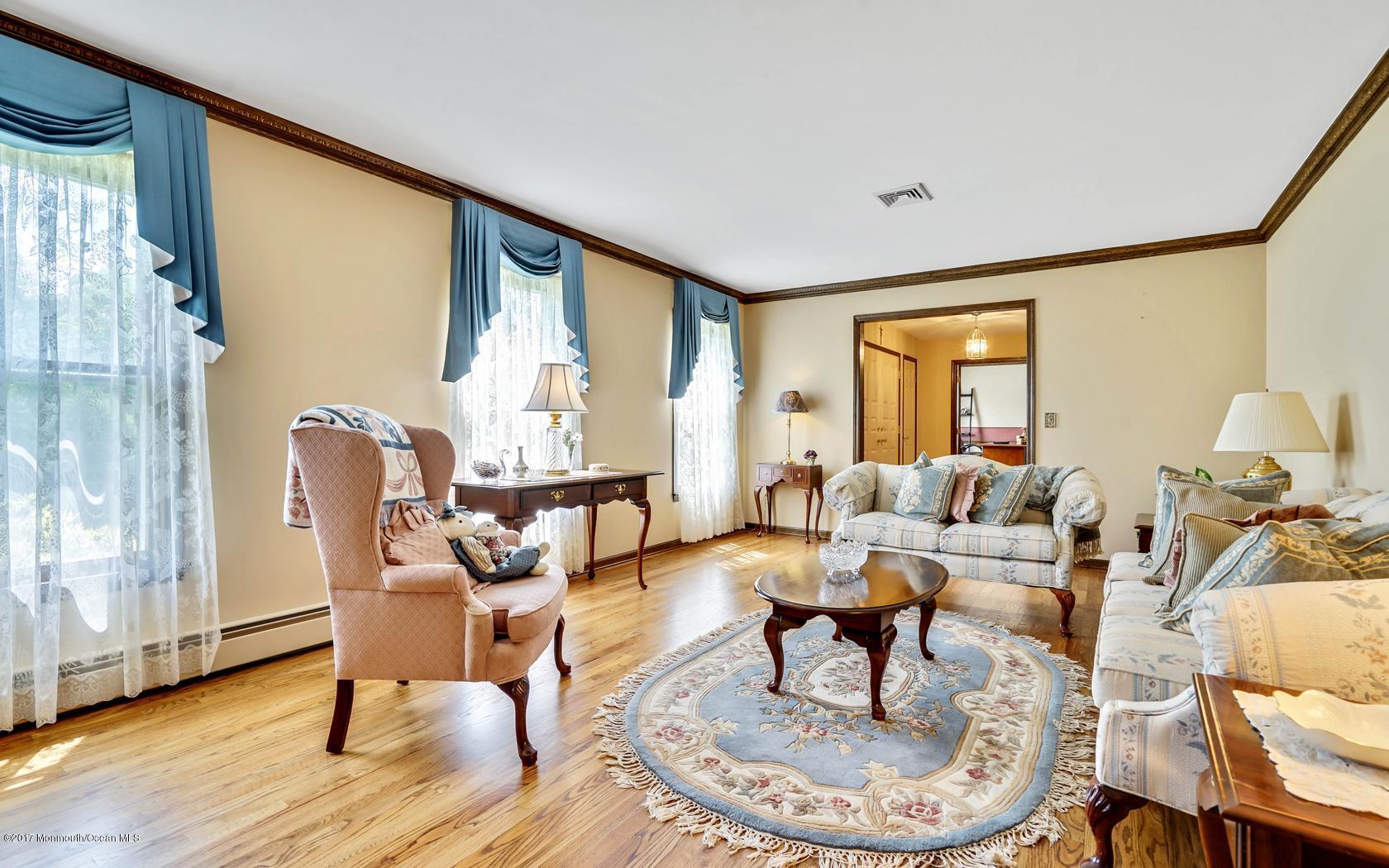 71 Hunt Road Freehold, NJ 07728 - Photo 8 of 34 9