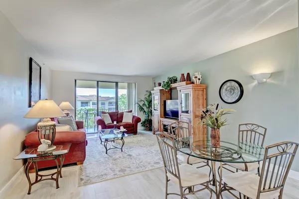 $2,700 | 500 Uno Lago Drive, Unit 402, Juno Beach, FL 33408