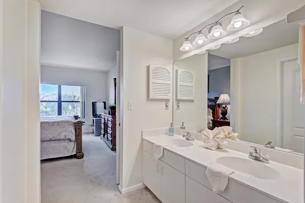 $2,700 | 500 Uno Lago Drive, Unit 402, Juno Beach, FL 33408