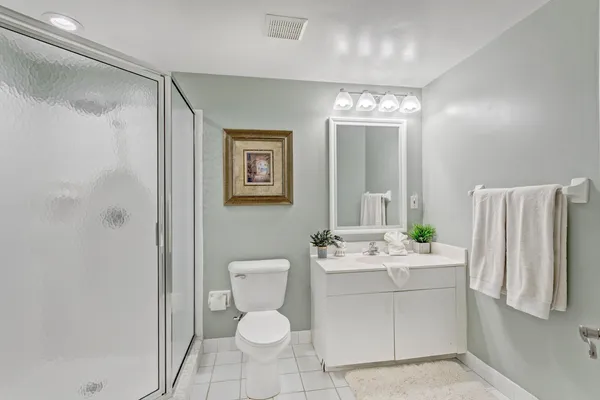 $2,700 | 500 Uno Lago Drive, Unit 402, Juno Beach, FL 33408