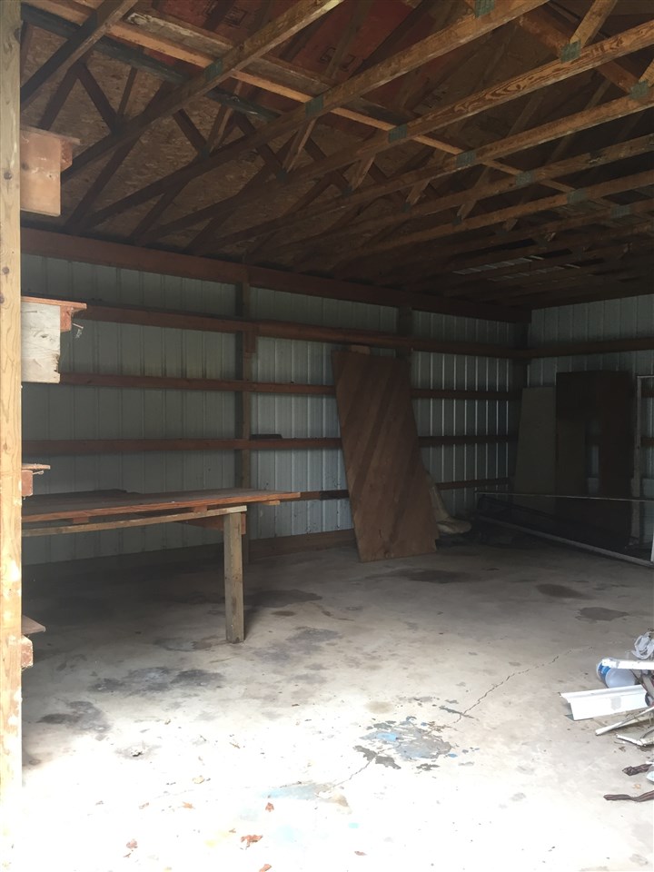 2258 Covert Road Burton, MI 48509 - Photo 10 of 44 31336664-9.JPG