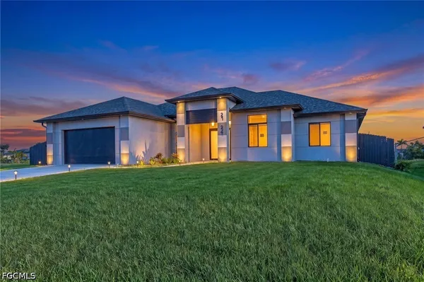 $520,000 | 2724 Northwest 7th Place, Cape Coral, FL 33993