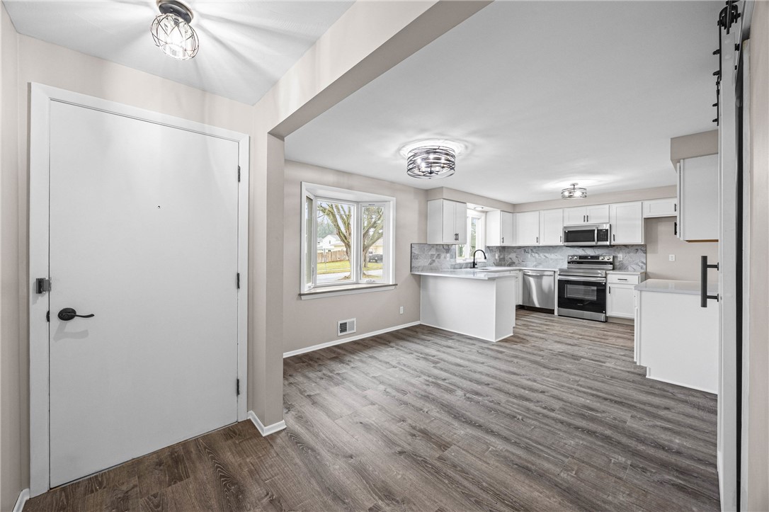 276 Wahl Road Irondequoit, NY 14609 - Photo 4 of 30