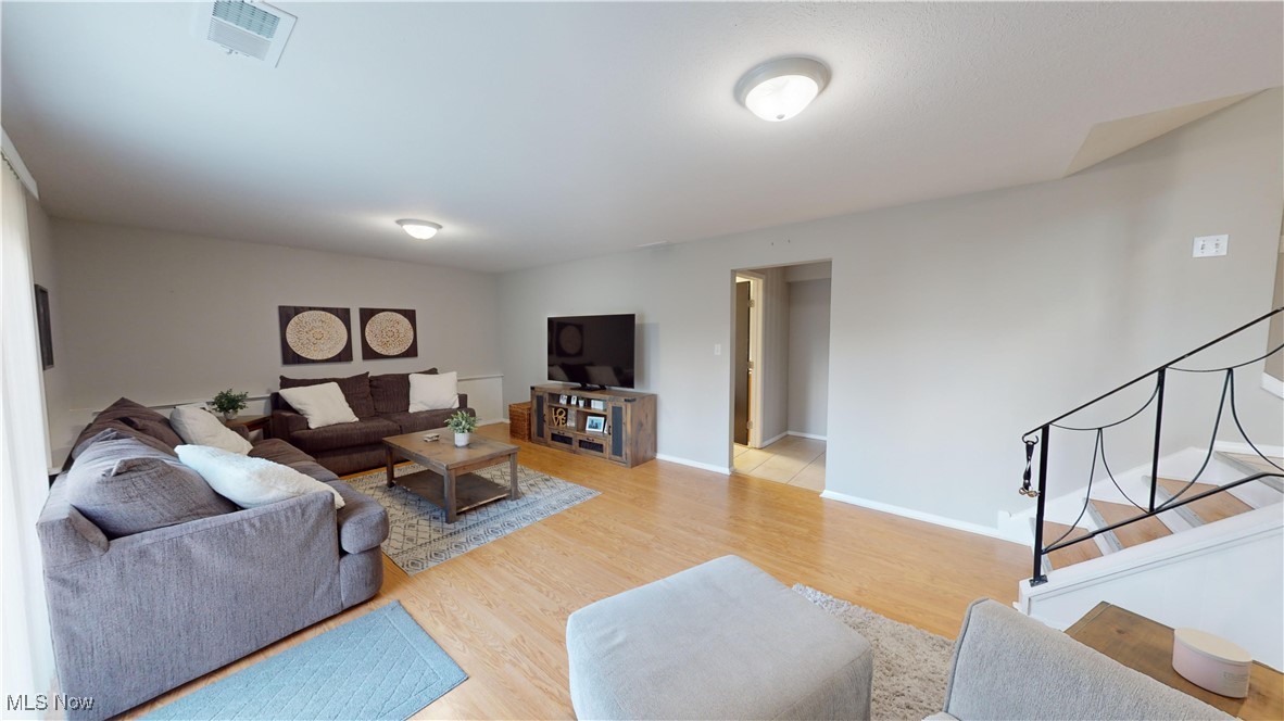 6315 Ridgebury Boulevard Cleveland, OH 44143 - Photo 24 of 34