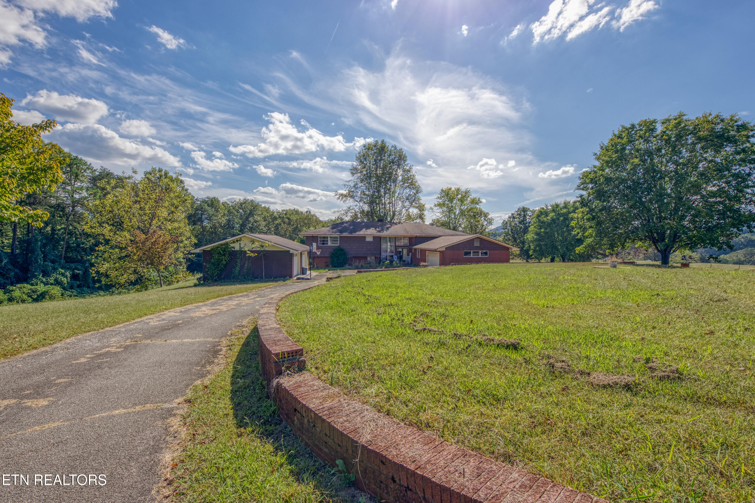 2720 Early Road Newport, TN 37821 - Photo 4 of 56 0H3A5219_25