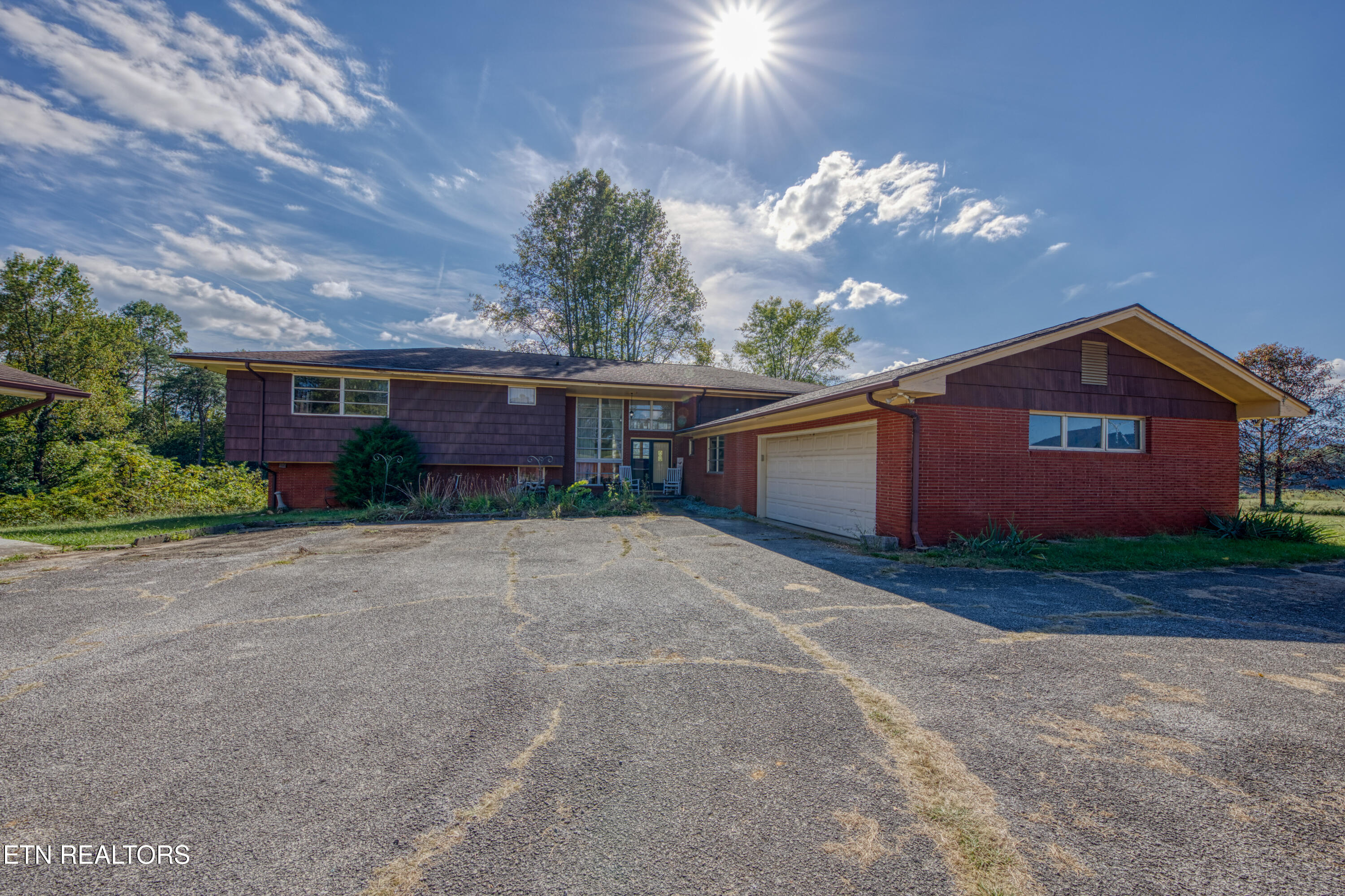 2720 Early Road Newport, TN 37821 - Photo 5 of 56 0H3A5226_27