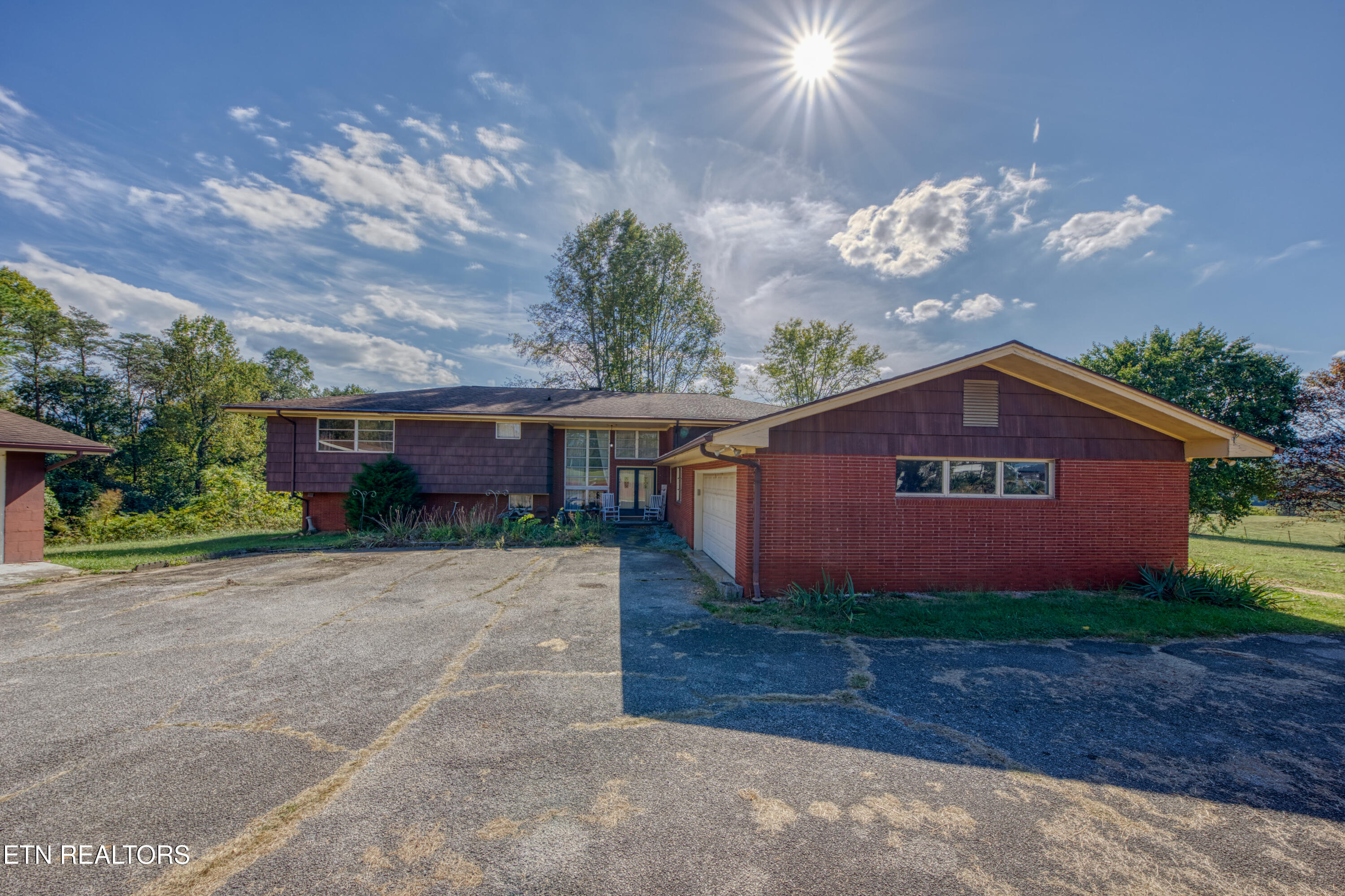 2720 Early Road Newport, TN 37821 - Photo 6 of 56 0H3A5230_28