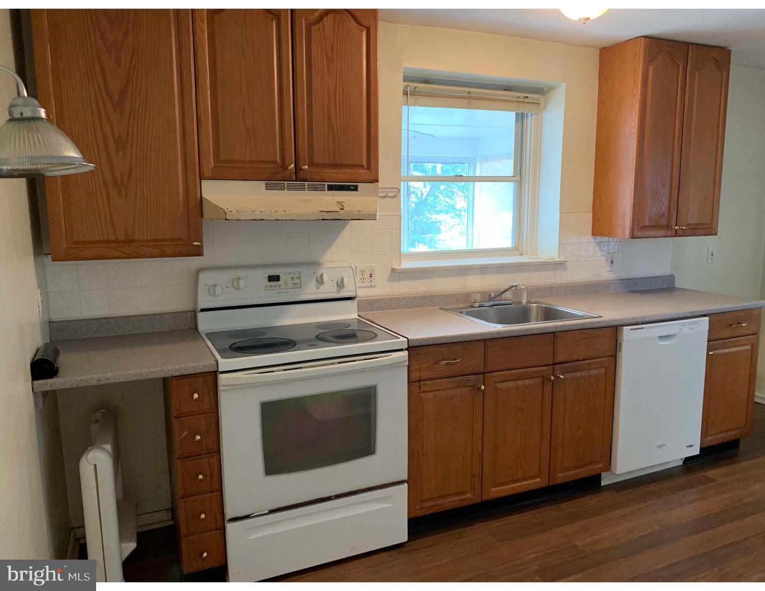 416 Maplewood Road Springfield, PA 19064 - Photo 3 of 7