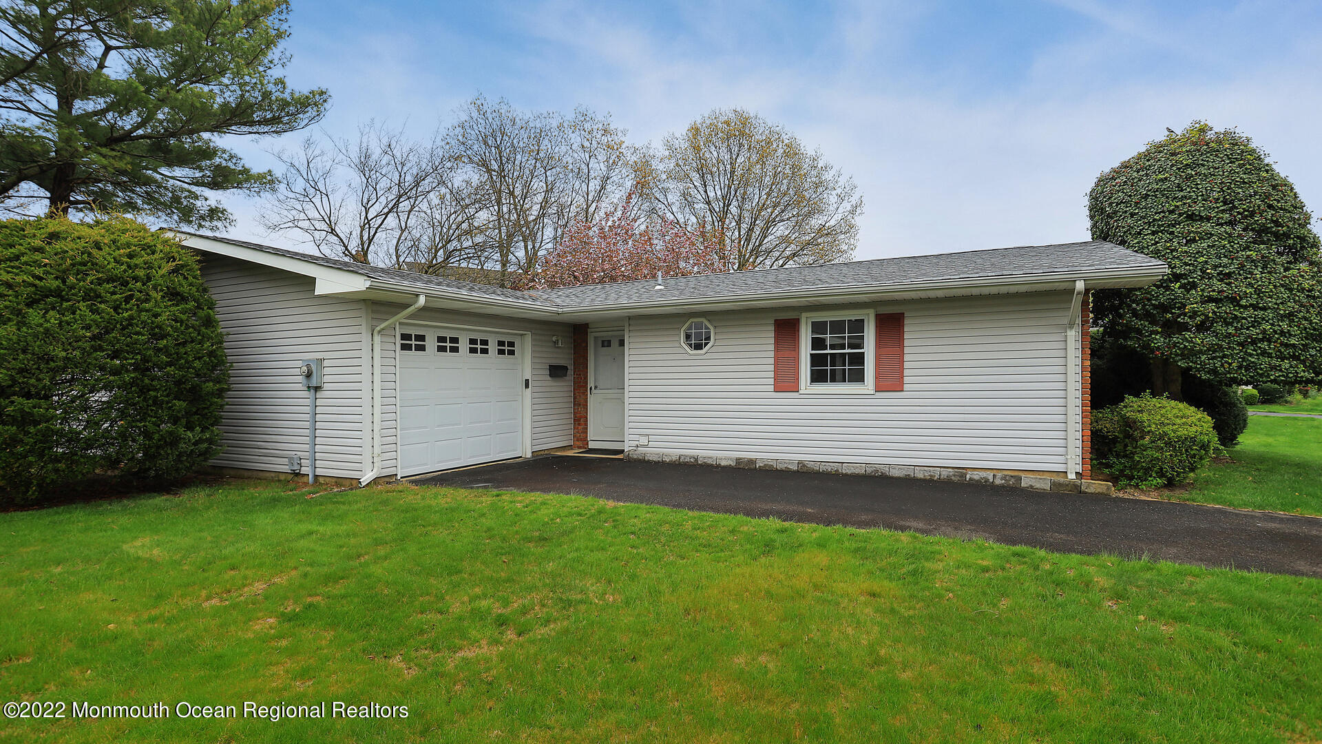 8 Poe Road Brick, NJ 08724 - Photo 4 of 28 8 Poe Rd Brick Township NJ 08724 USA-004