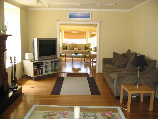 1332 Alta Vista Road Santa Barbara, CA 93103 - Photo 6 of 12 Living Room