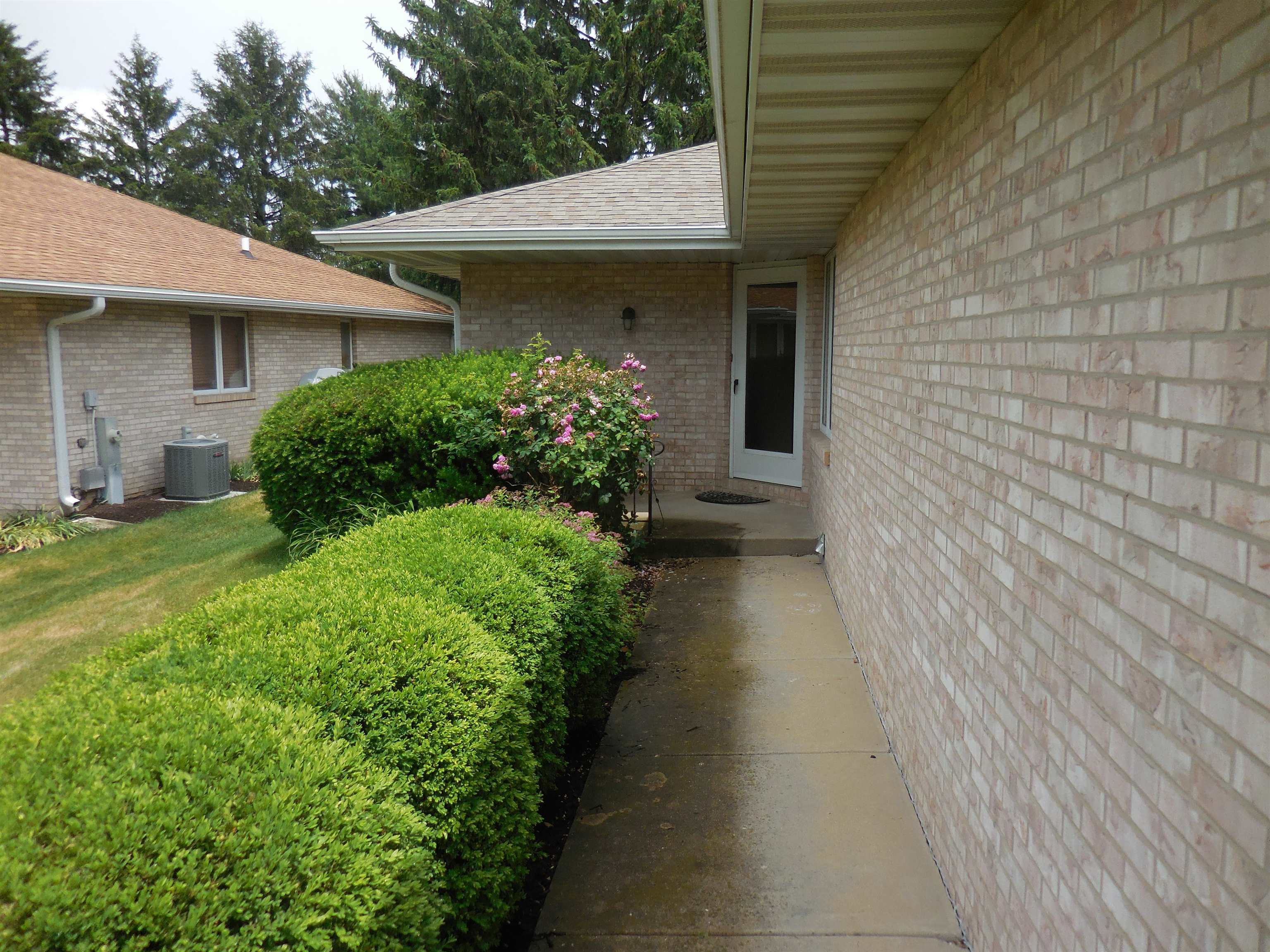1318 South Trainer Road Rockford, IL 61108 - Photo 1 of 18