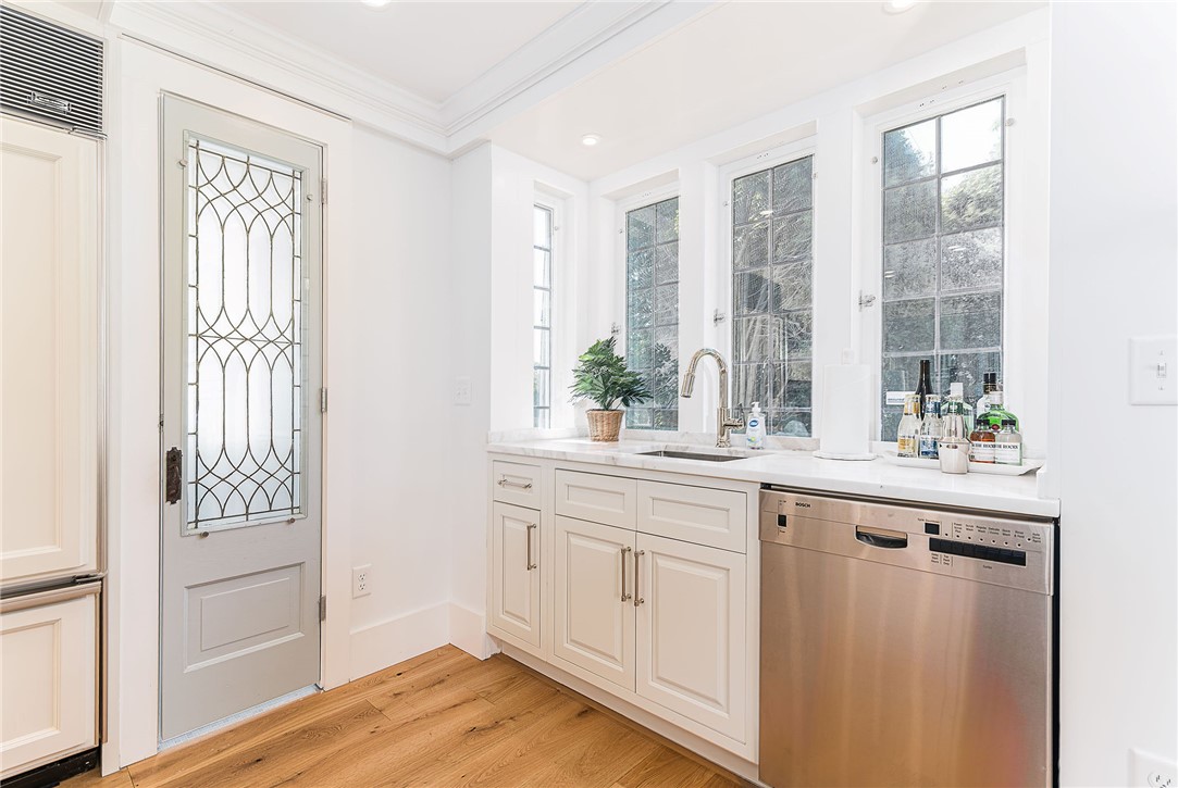 17 East Hills Road Westerly, RI 02891 - Photo 11 of 47