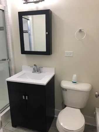 $2,845 | 839 West Cornelia Avenue, Unit 3N, Chicago, IL 60657