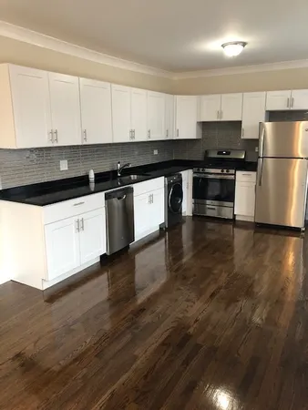 $2,845 | 839 West Cornelia Avenue, Unit 3N, Chicago, IL 60657