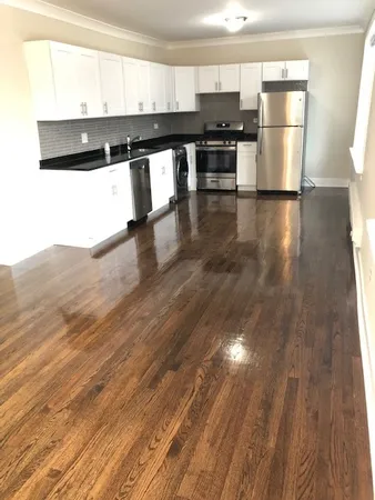 $2,845 | 839 West Cornelia Avenue, Unit 3N, Chicago, IL 60657