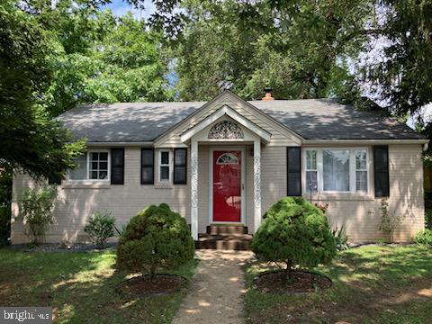 3303 Janet Road Silver Spring, MD 20906 - Photo 2 of 31 a front view of a house with garden