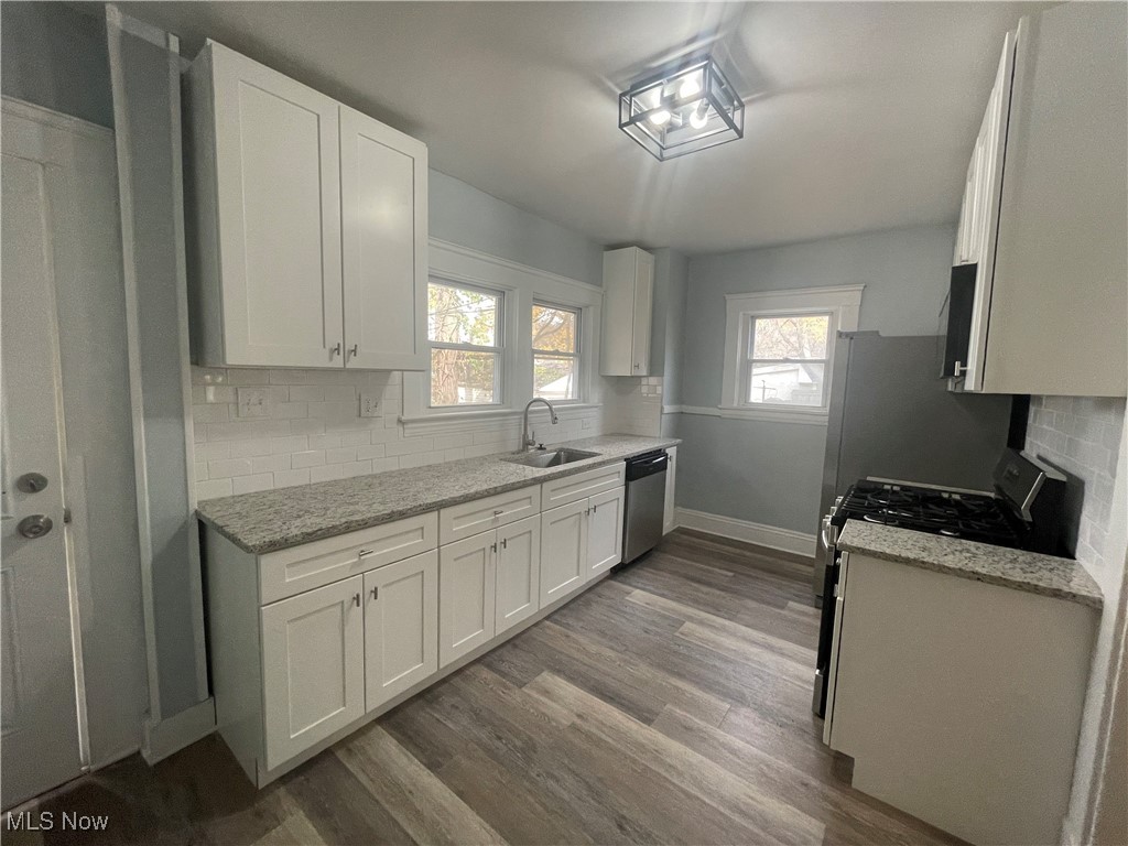 3235 Oak Road Cleveland, OH 44118 - Photo 13 of 47 New lighting