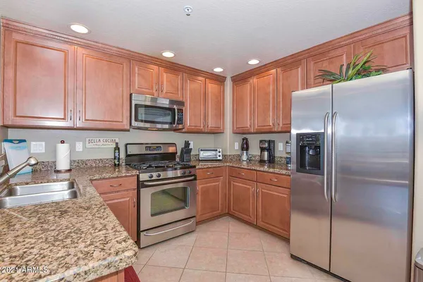$5,300 | 21320 North 56th Street, Unit 2030, Phoenix, AZ 85054