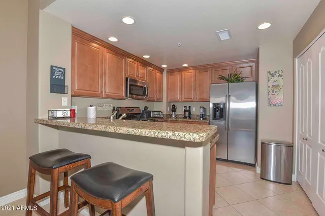 $5,300 | 21320 North 56th Street, Unit 2030, Phoenix, AZ 85054