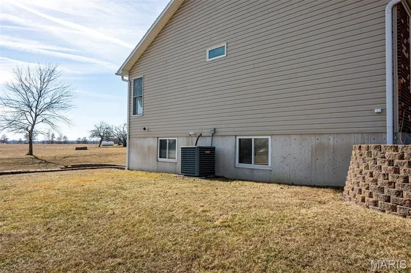 $1 | 26523 Route North, Monroe City, MO 63456